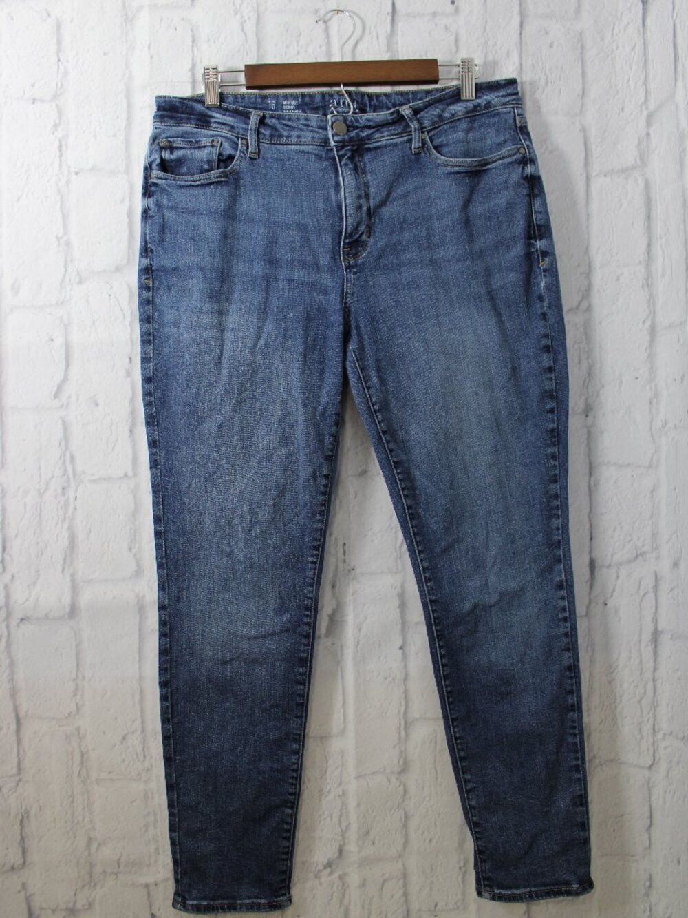 a.n.a. Size 16 Medium Wash Denim Blue Mid Rise Skinny Jeans Casual Summer Fall